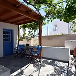 Jimmy's - Quiet Island Living In Plakes Near Firopotamos & Plathiena Beaches * Plaka (Milos)