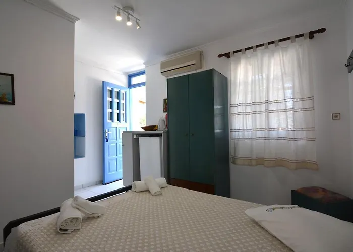 Jimmy's - Quiet Island Living In Plakes, Milos Plaka (Milos)