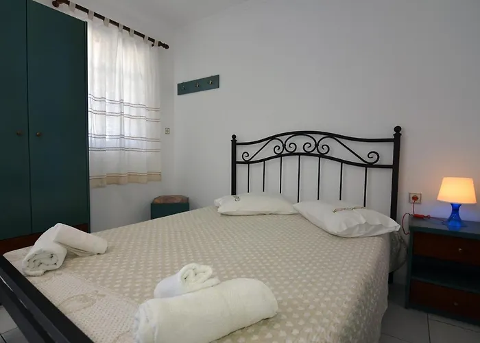 Jimmy's - Quiet Island Living In Plakes, Milos *