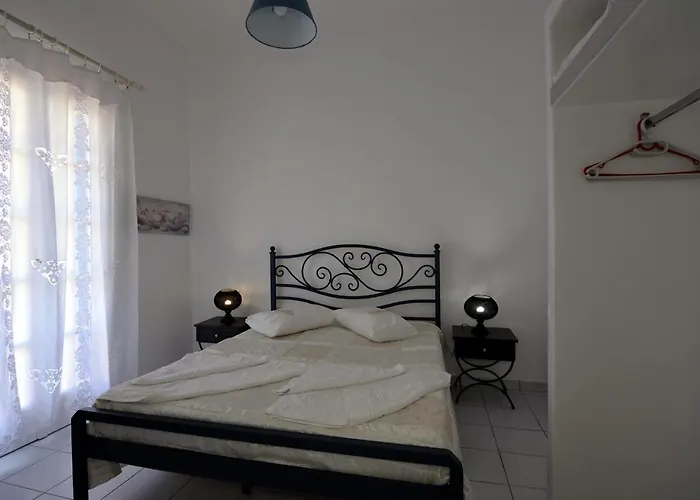 Jimmy's - Quiet Island Living In Plakes, Milos *