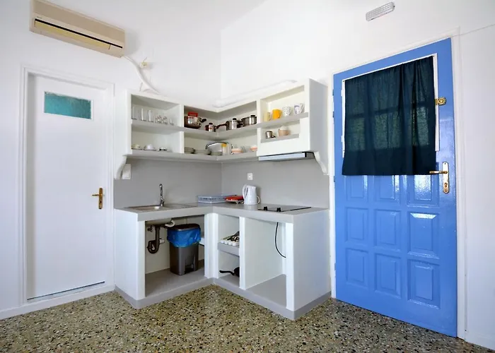 Jimmy's - Quiet Island Living In Plakes, Milos *