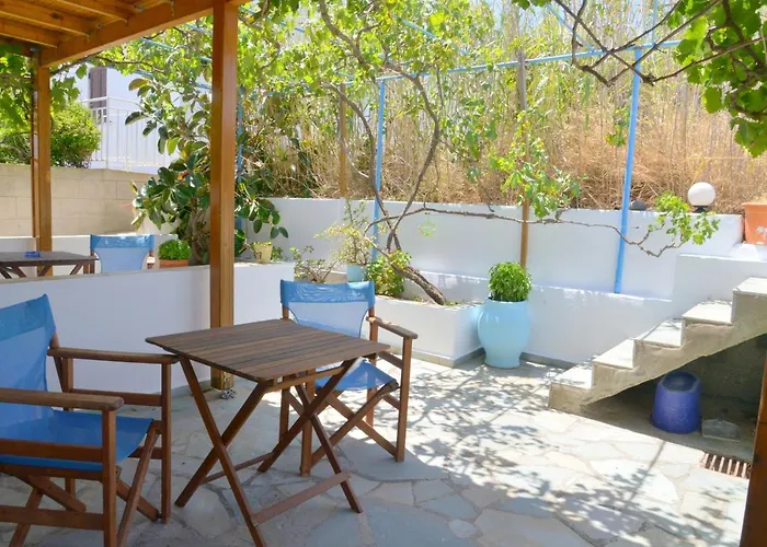 Jimmy's - Quiet Island Living In Plakes, Milos *